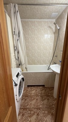 Продам двухкомнатную (2-комн.) квартиру, Есенина ул, 7А, Южно-Сахалинск г