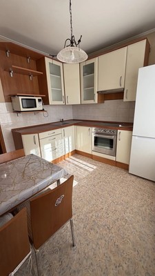 Продам двухкомнатную (2-комн.) квартиру, Есенина ул, 7А, Южно-Сахалинск г