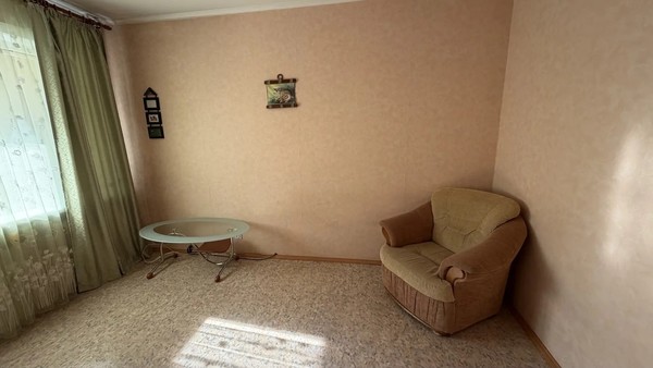 Продам двухкомнатную (2-комн.) квартиру, Есенина ул, 7А, Южно-Сахалинск г