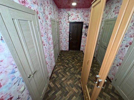 Продам трехкомнатную (3-комн.) квартиру, Красногвардейская ул, 11, Комсомольск-на-Амуре г
