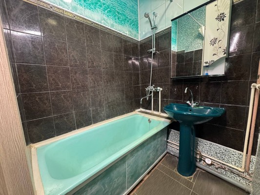 Продам трехкомнатную (3-комн.) квартиру, Красногвардейская ул, 11, Комсомольск-на-Амуре г