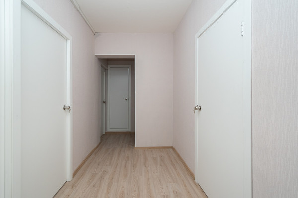 Продам трехкомнатную (3-комн.) квартиру, Глинки ул, 43, Иркутск г
