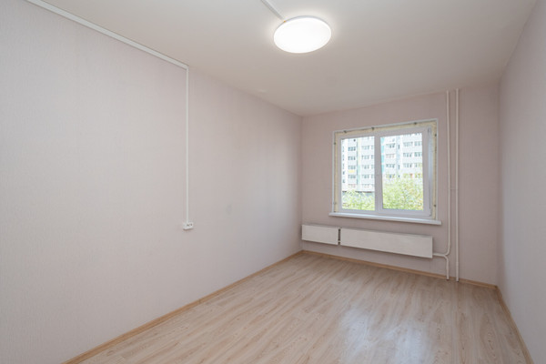 Продам трехкомнатную (3-комн.) квартиру, Глинки ул, 43, Иркутск г