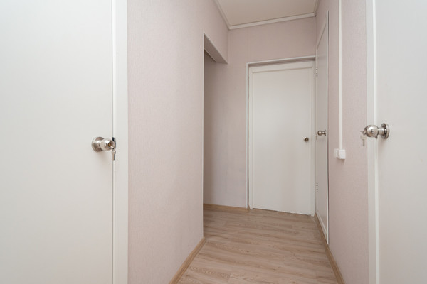 Продам трехкомнатную (3-комн.) квартиру, Глинки ул, 43, Иркутск г