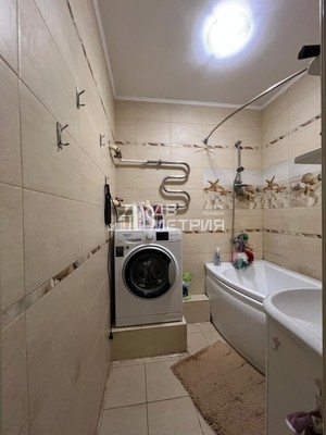 Продам двухкомнатную (2-комн.) квартиру, Железнодорожная ул, 87, Южно-Сахалинск г