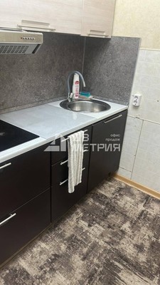 Продам трехкомнатную (3-комн.) квартиру, Им Антона Павловича Чехова сквер, 72, Южно-Сахалинск г