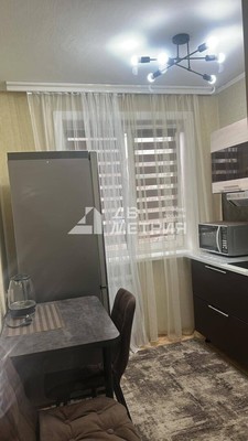 Продам трехкомнатную (3-комн.) квартиру, Им Антона Павловича Чехова сквер, 72, Южно-Сахалинск г