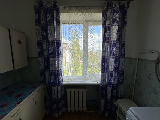 Продам трехкомнатную (3-комн.) квартиру, Ворошилова ул, 65, Кропоткин г