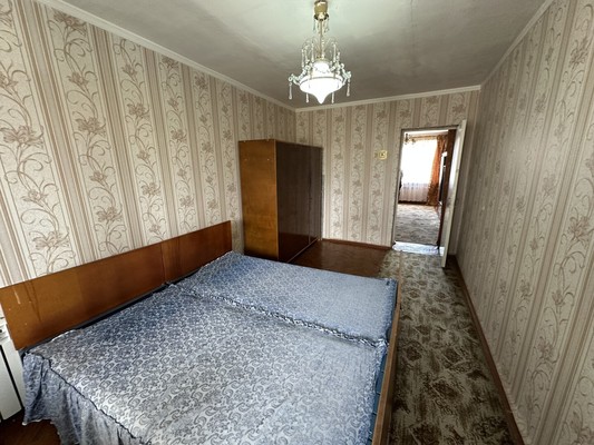 Продам трехкомнатную (3-комн.) квартиру, Ворошилова ул, 65, Кропоткин г