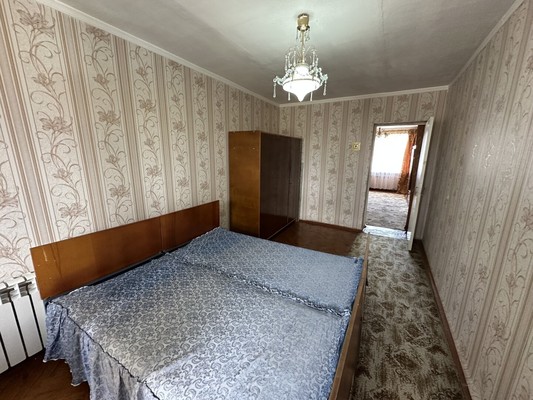 Продам трехкомнатную (3-комн.) квартиру, Ворошилова ул, 65, Кропоткин г