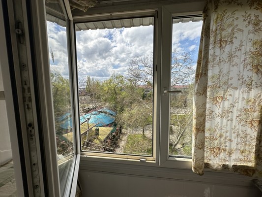 Продам трехкомнатную (3-комн.) квартиру, Ворошилова ул, 65, Кропоткин г