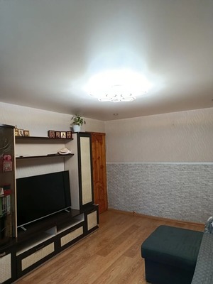 Продам двухкомнатную (2-комн.) квартиру, Санаторная ул, 1, Октябрьский п
