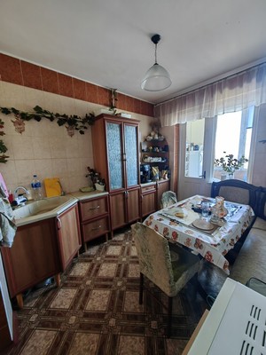 Продам трехкомнатную (3-комн.) квартиру, Маршала Жукова ул, 5, Симферополь г