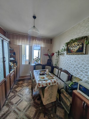 Продам трехкомнатную (3-комн.) квартиру, Маршала Жукова ул, 5, Симферополь г