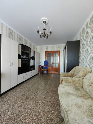 Продам трехкомнатную (3-комн.) квартиру, Маршала Жукова ул, 5, Симферополь г