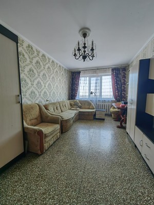 Продам трехкомнатную (3-комн.) квартиру, Маршала Жукова ул, 5, Симферополь г