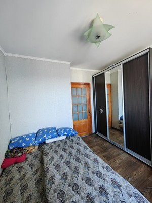 Продам трехкомнатную (3-комн.) квартиру, Маршала Жукова ул, 5, Симферополь г