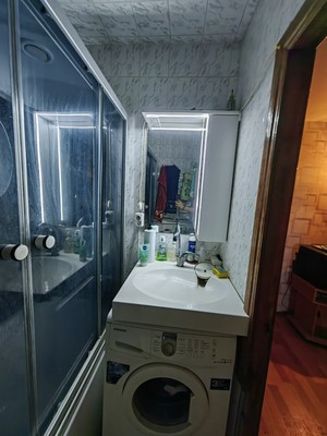 Продам трехкомнатную (3-комн.) квартиру, Маршала Жукова ул, 5, Симферополь г