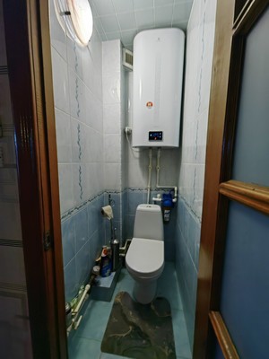 Продам трехкомнатную (3-комн.) квартиру, Маршала Жукова ул, 5, Симферополь г