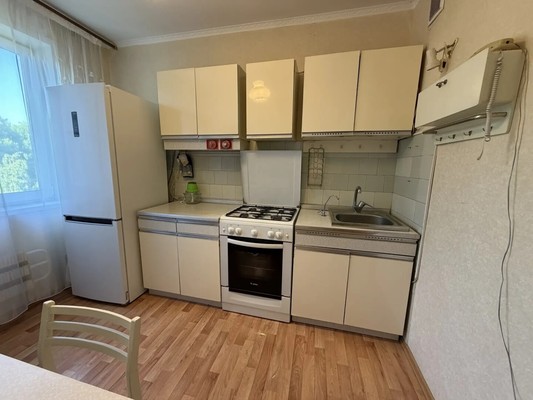 Продам трехкомнатную (3-комн.) квартиру, Комиссара Габишева ул, 19, Казань г