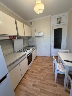 Продам трехкомнатную (3-комн.) квартиру, Комиссара Габишева ул, 19, Казань г