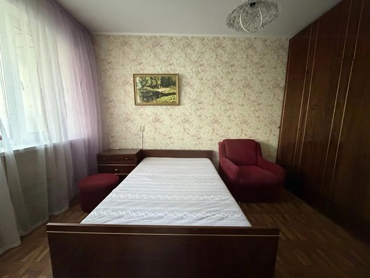 Продам трехкомнатную (3-комн.) квартиру, Комиссара Габишева ул, 19, Казань г