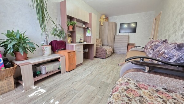 Продам двухкомнатную (2-комн.) квартиру, Бакинских комиссаров ул, 105, Екатеринбург г