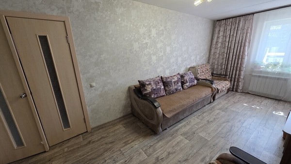 Продам двухкомнатную (2-комн.) квартиру, Бакинских комиссаров ул, 105, Екатеринбург г