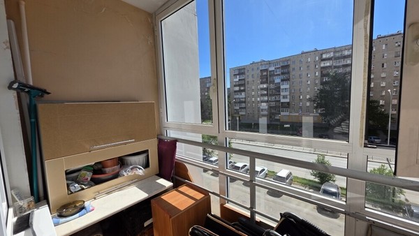 Продам двухкомнатную (2-комн.) квартиру, Бакинских комиссаров ул, 105, Екатеринбург г