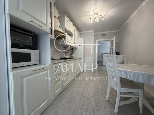 Продам двухкомнатную (2-комн.) квартиру, Трунова (Центральный р-н) пер, 6к3, Сочи г