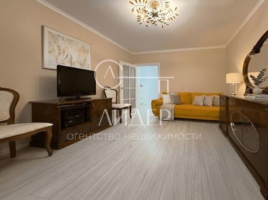 Продам двухкомнатную (2-комн.) квартиру, Трунова (Центральный р-н) пер, 6к3, Сочи г