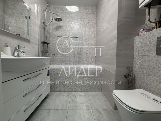 Продам двухкомнатную (2-комн.) квартиру, Трунова (Центральный р-н) пер, 6к3, Сочи г
