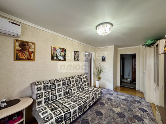 Продам трехкомнатную (3-комн.) квартиру, Полковая ул, 253, Славянск-на-Кубани г