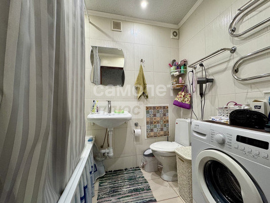Продам трехкомнатную (3-комн.) квартиру, Полковая ул, 253, Славянск-на-Кубани г