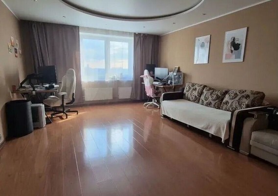 Продам двухкомнатную (2-комн.) квартиру, Восточный мкр, 1, Октябрьский рп