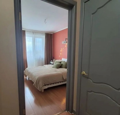 Продам двухкомнатную (2-комн.) квартиру, Восточный мкр, 1, Октябрьский рп