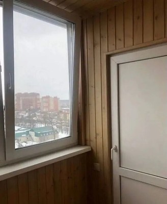 Продам двухкомнатную (2-комн.) квартиру, Восточный мкр, 1, Октябрьский рп