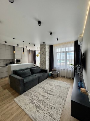 Продам двухкомнатную (2-комн.) квартиру, Строителей ул, 111, Ханты-Мансийск г