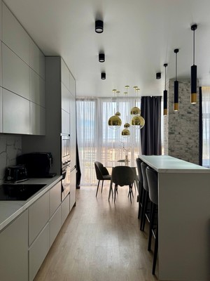 Продам двухкомнатную (2-комн.) квартиру, Строителей ул, 111, Ханты-Мансийск г