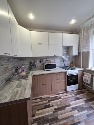 Продам двухкомнатную (2-комн.) квартиру, Октябрьское ш, 37, Волгодонск г