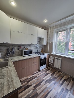 Продам двухкомнатную (2-комн.) квартиру, Октябрьское ш, 37, Волгодонск г