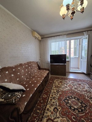 Продам двухкомнатную (2-комн.) квартиру, Октябрьское ш, 37, Волгодонск г