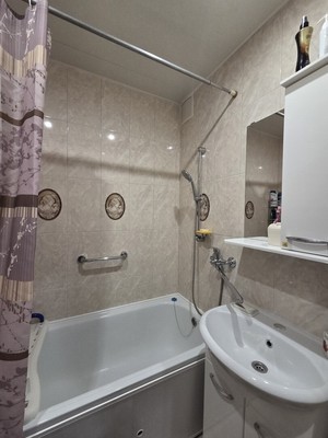 Продам двухкомнатную (2-комн.) квартиру, Октябрьское ш, 37, Волгодонск г