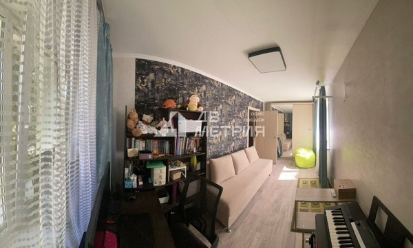 Продам двухкомнатную (2-комн.) квартиру, Мира пр-кт, 180, Южно-Сахалинск г