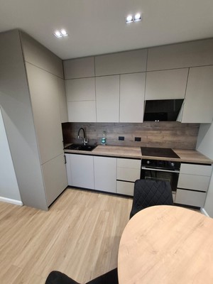 Продам трехкомнатную (3-комн.) квартиру, им Б.П.Полевого ул, 1, Южно-Сахалинск г