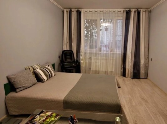 Продам двухкомнатную (2-комн.) квартиру, Адмирала Лазарева ул, 40, Москва г