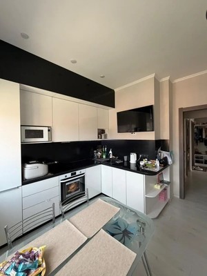 Продам двухкомнатную (2-комн.) квартиру, Ветеранская ул, 16к8, Южно-Сахалинск г
