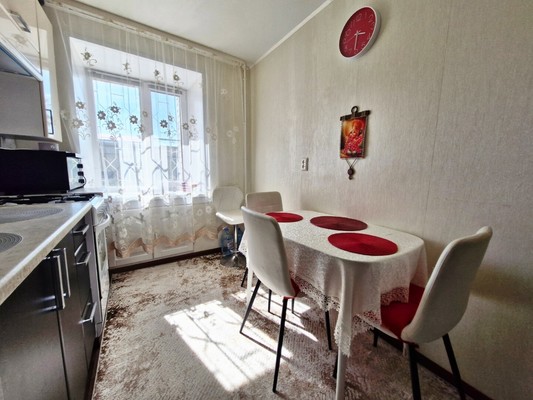 Продам двухкомнатную (2-комн.) квартиру, Малая Садовая ул, 109, Ишим г