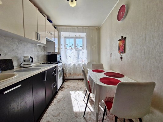 Продам двухкомнатную (2-комн.) квартиру, Малая Садовая ул, 109, Ишим г