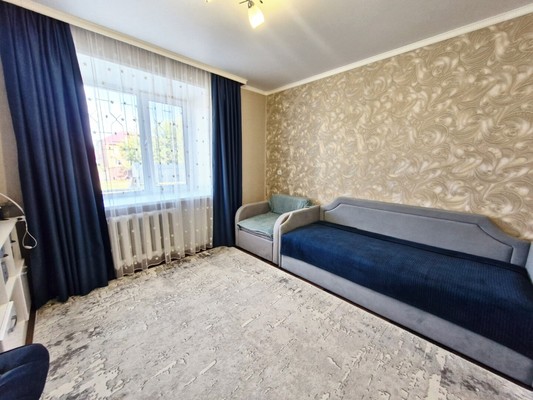 Продам двухкомнатную (2-комн.) квартиру, Малая Садовая ул, 109, Ишим г